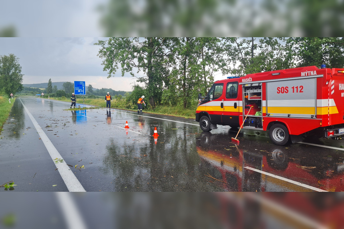 FOTO: Banskobystrický kraj zasiahli povodne, voda zatopila ulice aj pivnice, foto 11