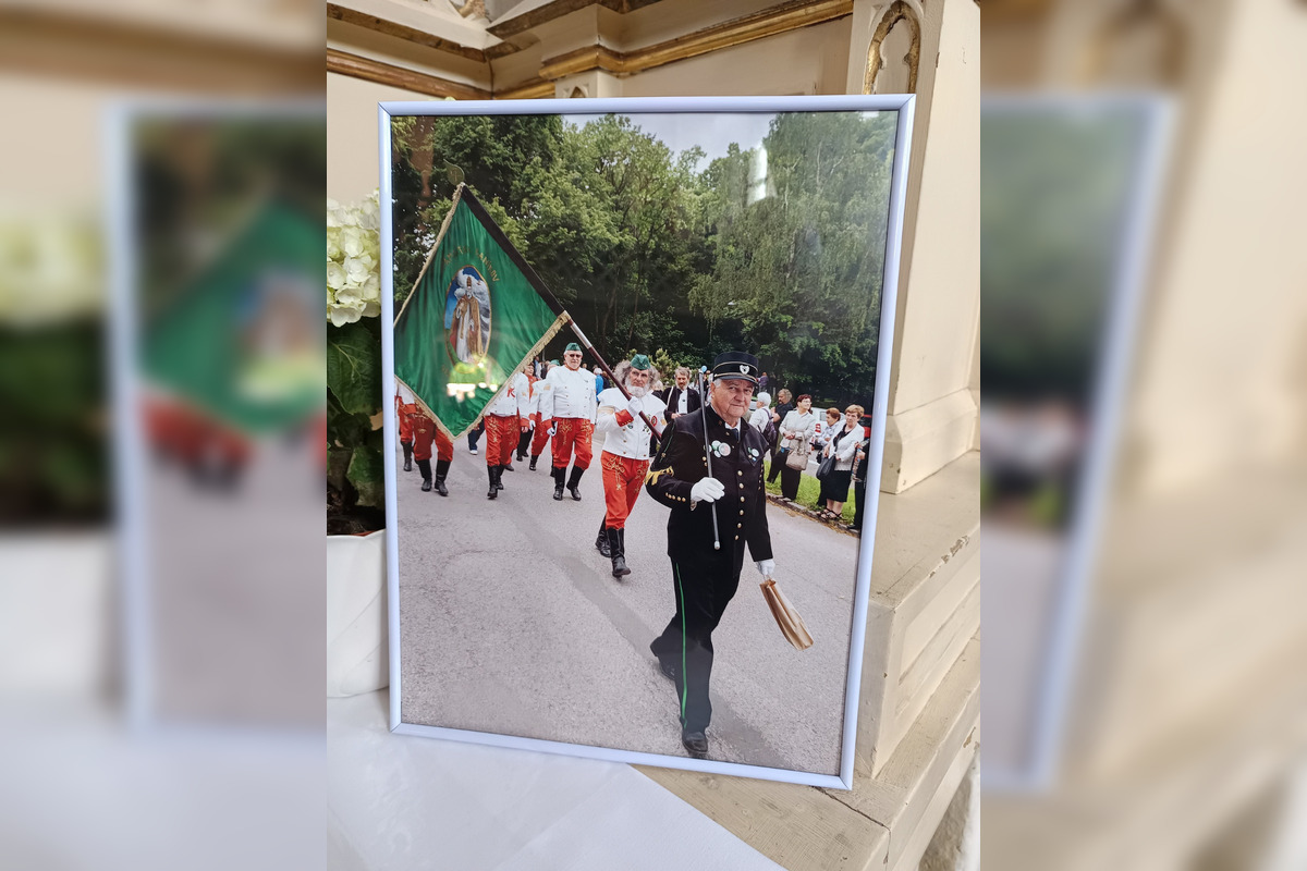 FOTO: Kamaráti spomínali na riaditeľa bystrickej hvezdárne Daniela Očenáša, foto 4