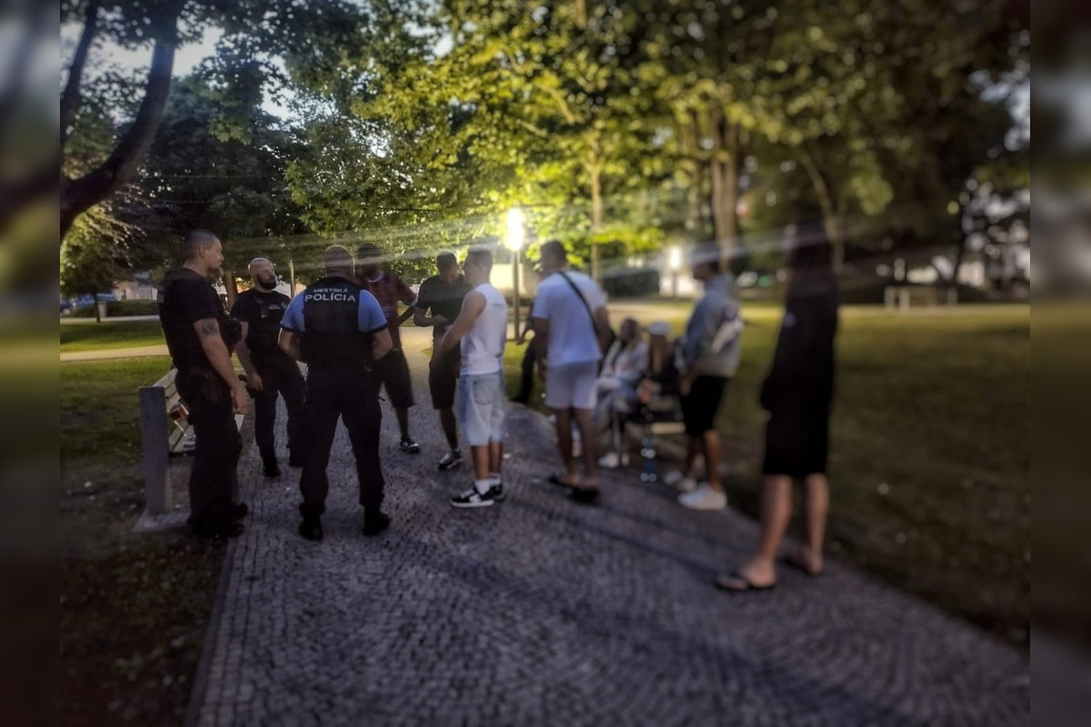 FOTO: Zvolenskí policajti kontrolovali alkohol u mladistvých, výsledok prekvapil, foto 2