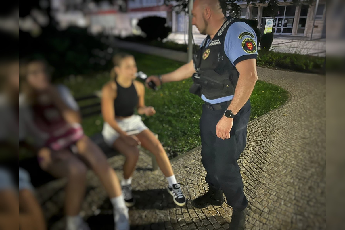 FOTO: Zvolenskí policajti kontrolovali alkohol u mladistvých, výsledok prekvapil, foto 4