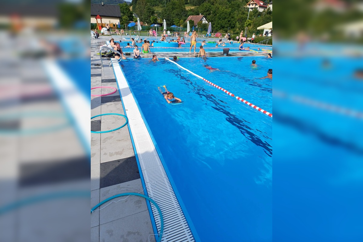 FOTO: Kúpalisko v Hriňovej sa teší veľkej obľube, foto 1