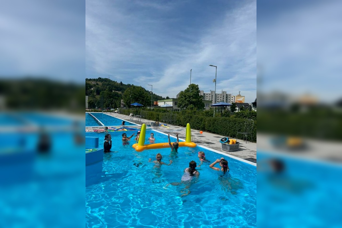 FOTO: Kúpalisko v Hriňovej sa teší veľkej obľube, foto 2