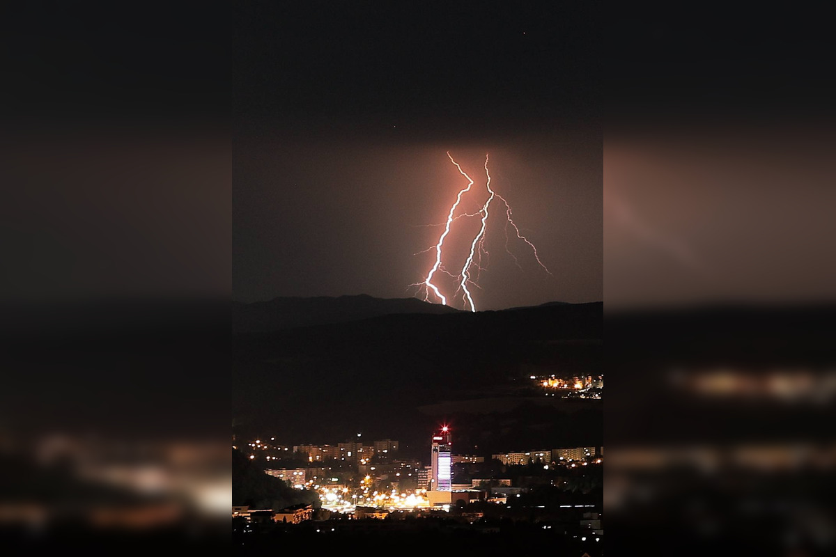 FOTO: Nad Zvolenom aj Bystricou sa blýskalo, pozrite si jedinečné zábery, foto 2