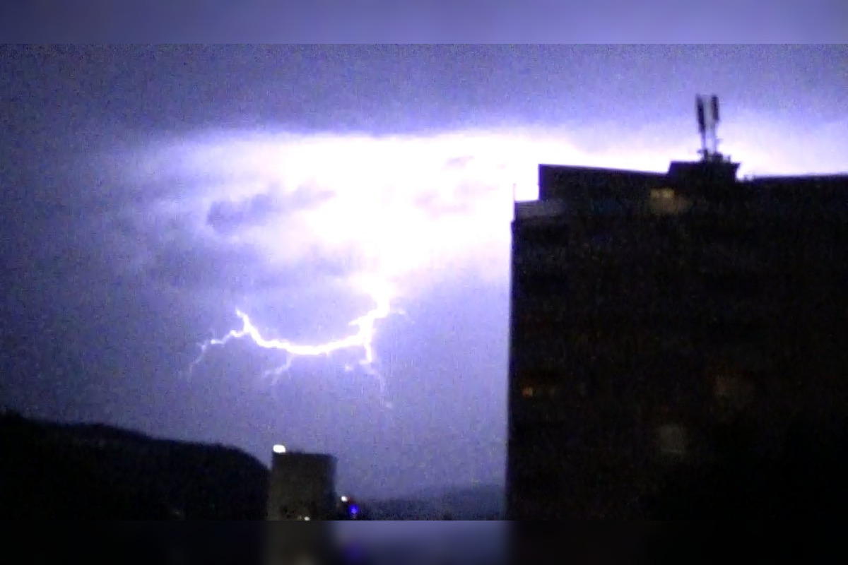 FOTO: Nad Zvolenom aj Bystricou sa blýskalo, pozrite si jedinečné zábery, foto 6