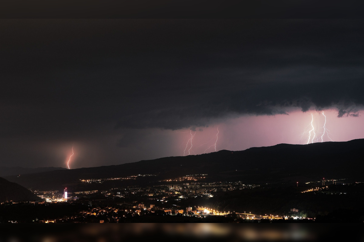 FOTO: Nad Zvolenom aj Bystricou sa blýskalo, pozrite si jedinečné zábery, foto 8