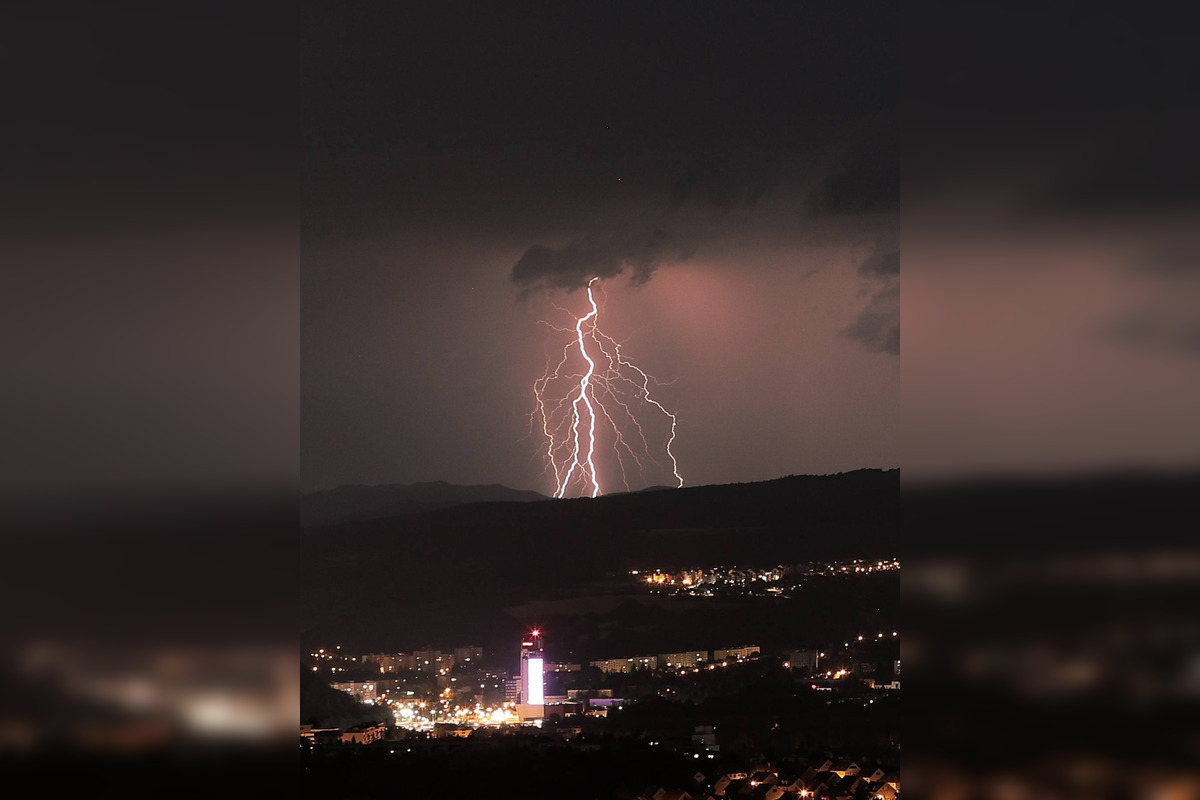 FOTO: Nad Zvolenom aj Bystricou sa blýskalo, pozrite si jedinečné zábery, foto 9