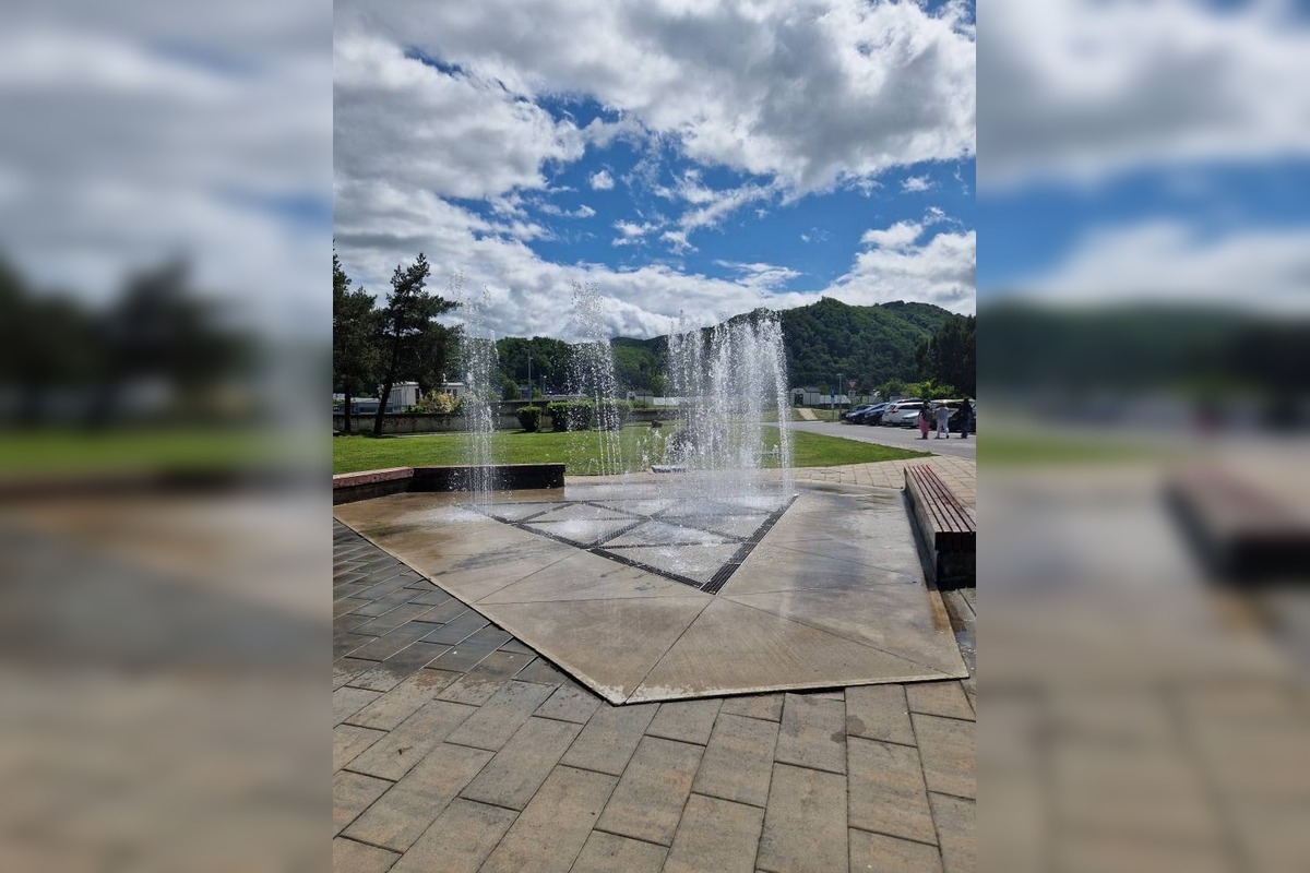 FOTO: Fontána pri Technickej univerzite priťahuje Zvolenčanov, foto 1