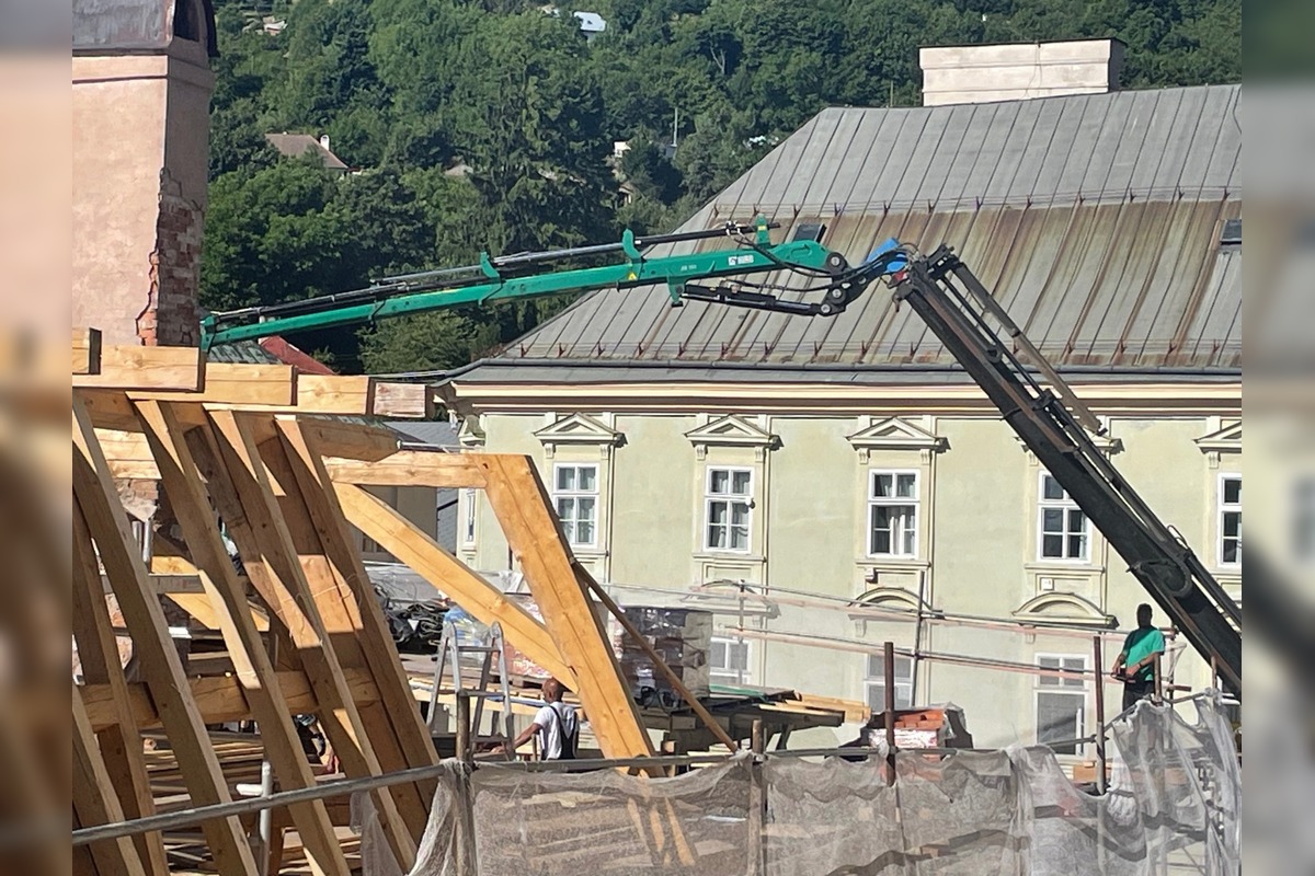 FOTO: Obnova strechy ZUŠ-ky v Banskej Štiavnici, foto 2