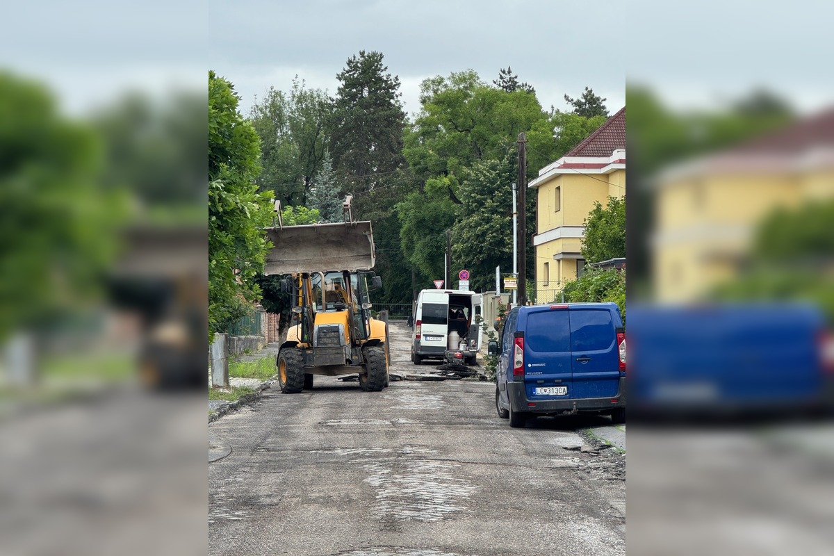 FOTO: Rekonštrukcia Ulice J. Szabóa v Lučenci, foto 1