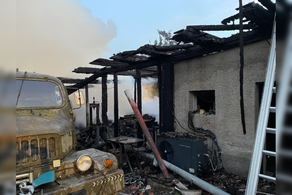 FOTO: V obci pri Žiari nad Hronom vypukol ničivý požiar, obec vyhlásila zbierku pre rodiny, foto 8