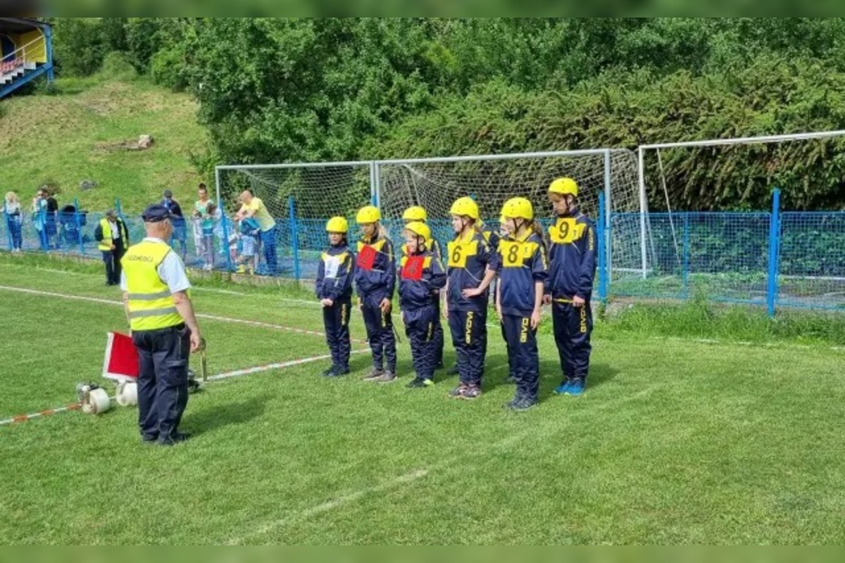FOTO: Zbierka pre mladých hasičov z Ľubietovej, foto 1