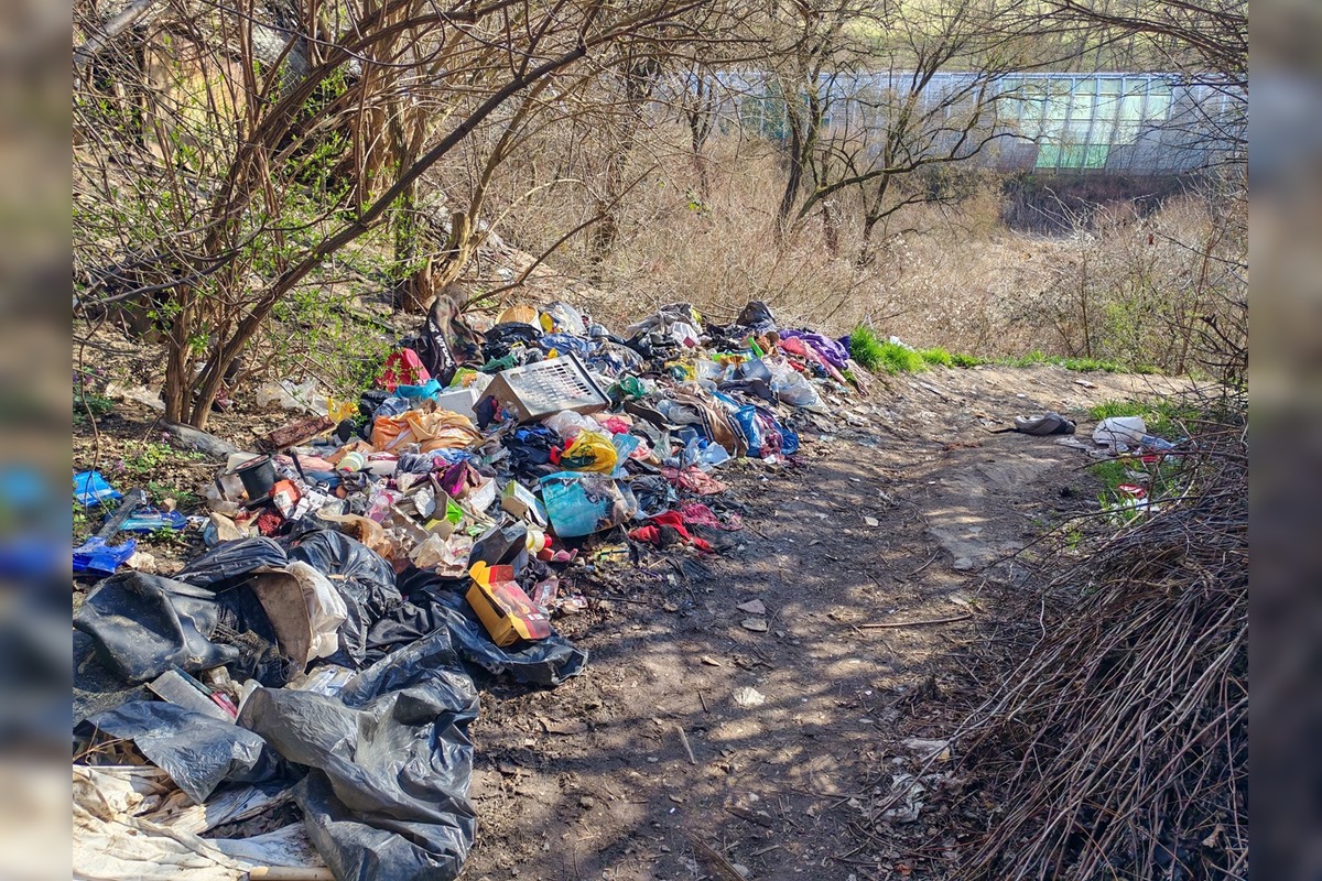 FOTO: Čierne skládky v Žiari nad Hronom, foto 4