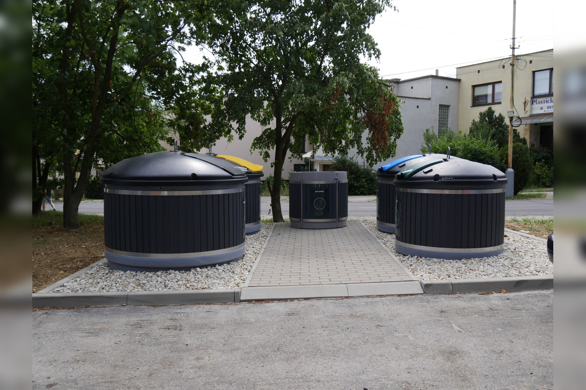 FOTO: V Lučenci pribudli kontajnery vybavené moderným systémom uzamykania na čipy, foto 1