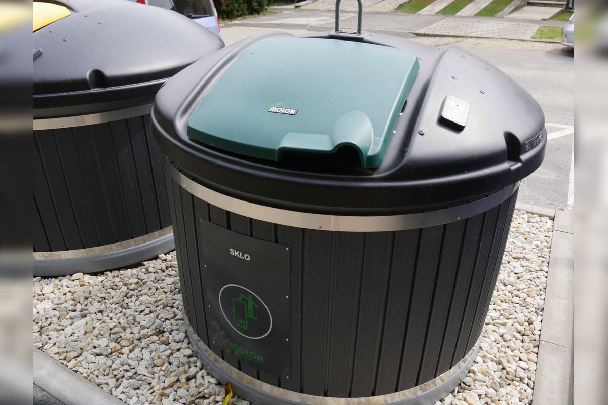 FOTO: V Lučenci pribudli kontajnery vybavené moderným systémom uzamykania na čipy, foto 2