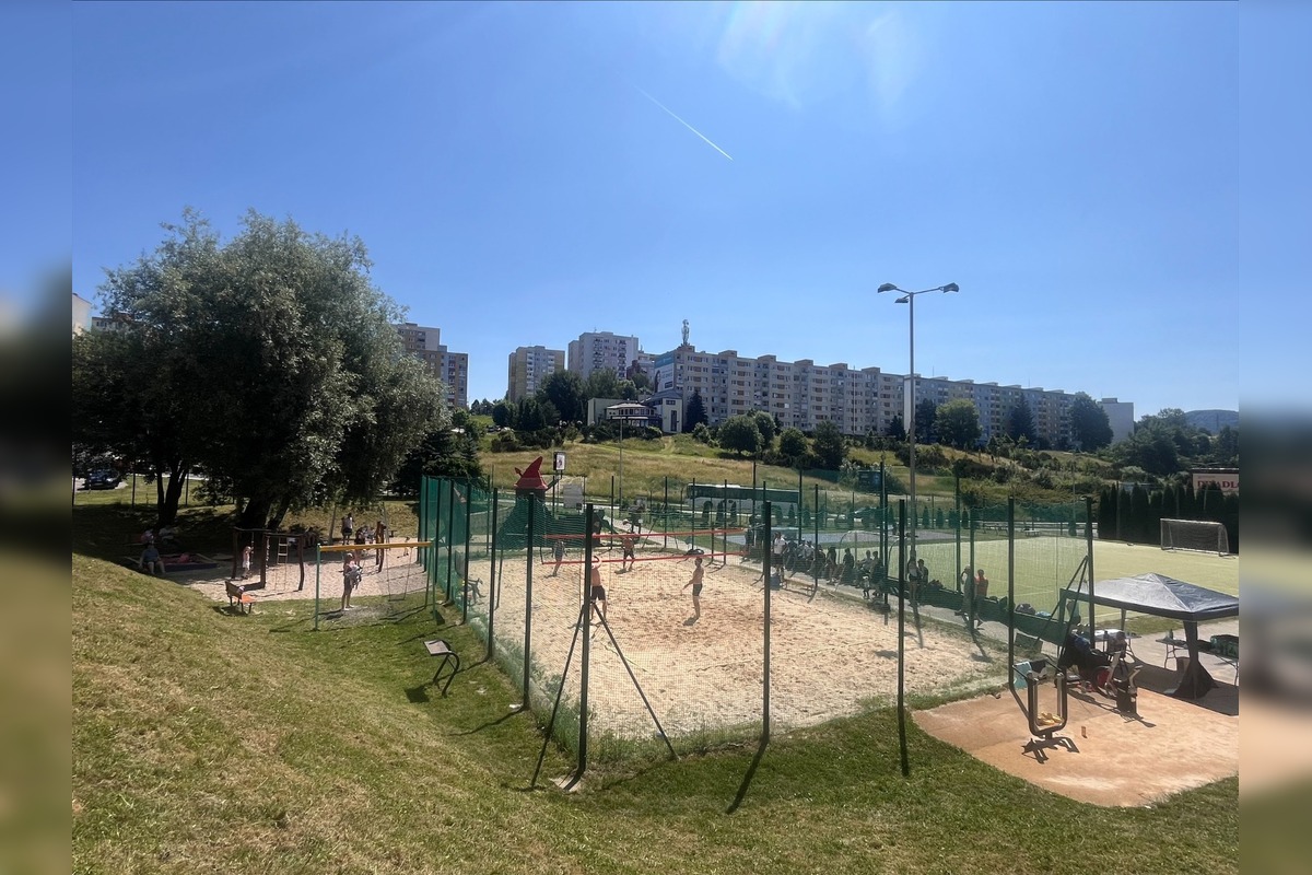 FOTO: Volejbalové ihrisko na Rudohorskej v Sásovej, foto 7