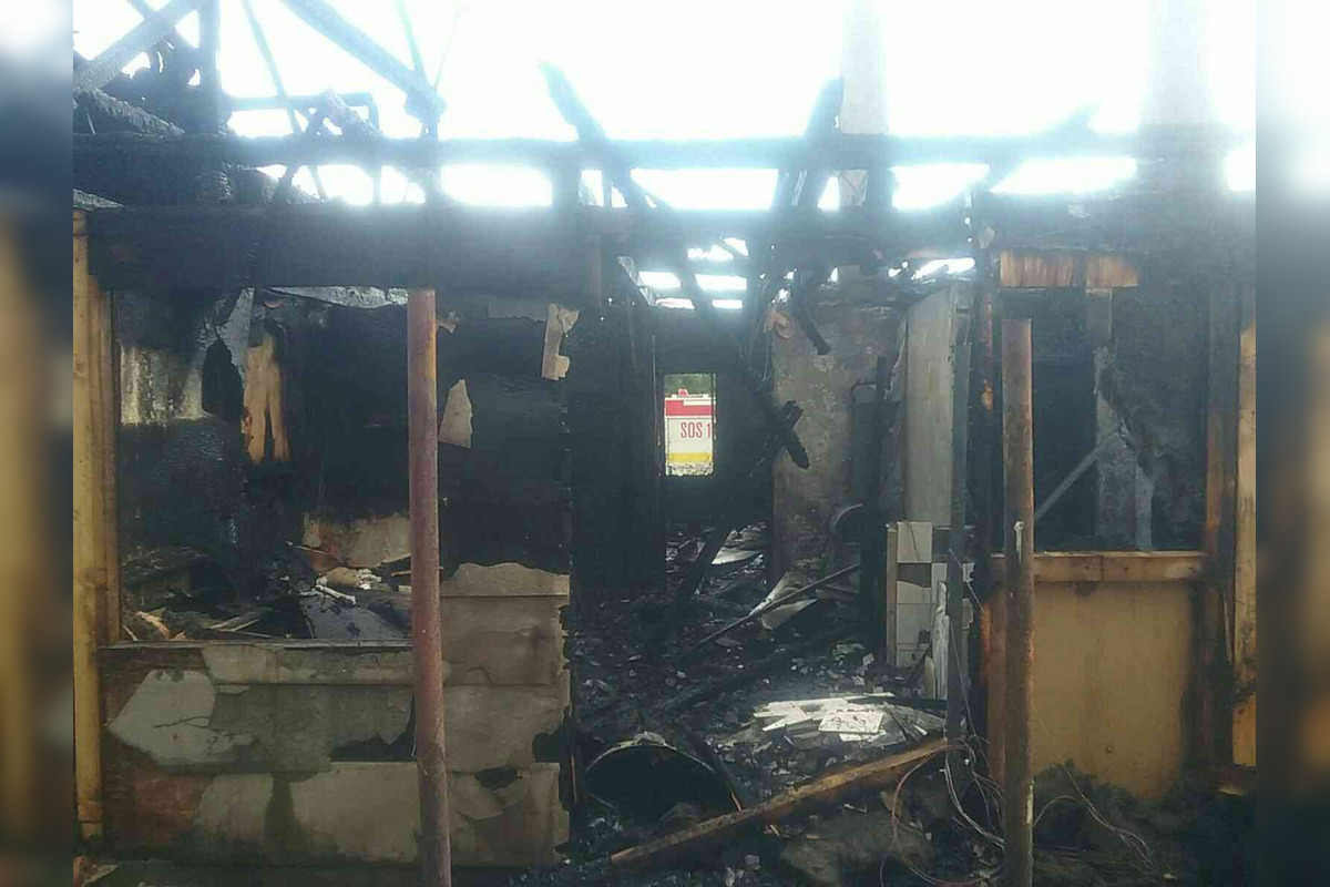 FOTO: V obci pri Rimavskej Sobote pohltili dom plamene, foto 2