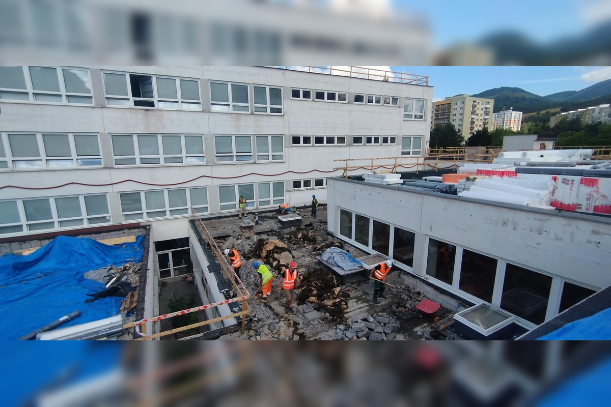 FOTO: V Sásovej vzniká najväčšia zelená strecha v meste, foto 3