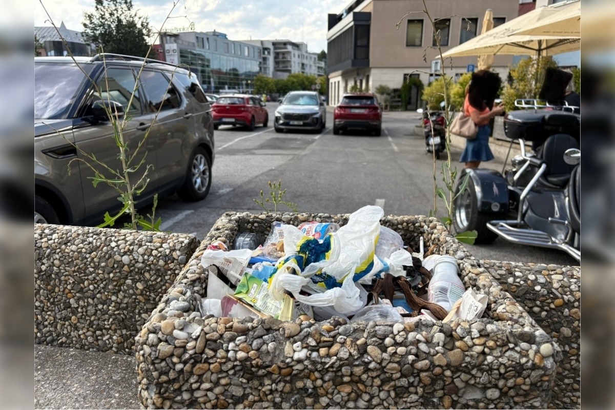 FOTO: Odpadky v centre Banskej Bystrice, foto 2