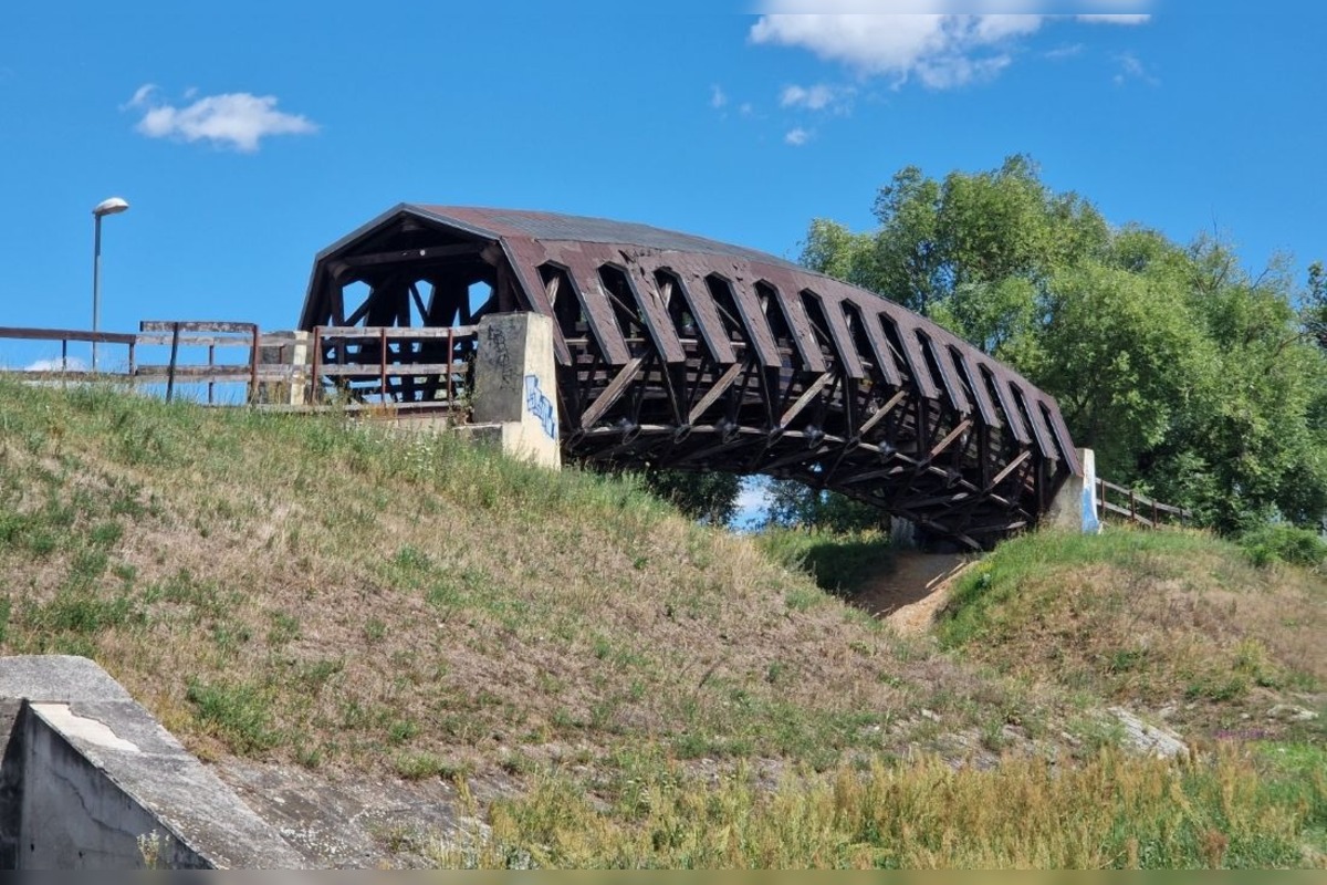 FOTO: Drevený most cez Kováčovský potok na Západe, foto 2