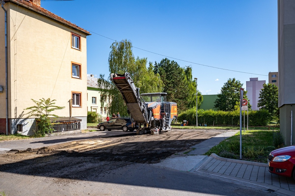FOTO: Oprava parkoviska a cesty v Žiari nad Hronom, foto 2