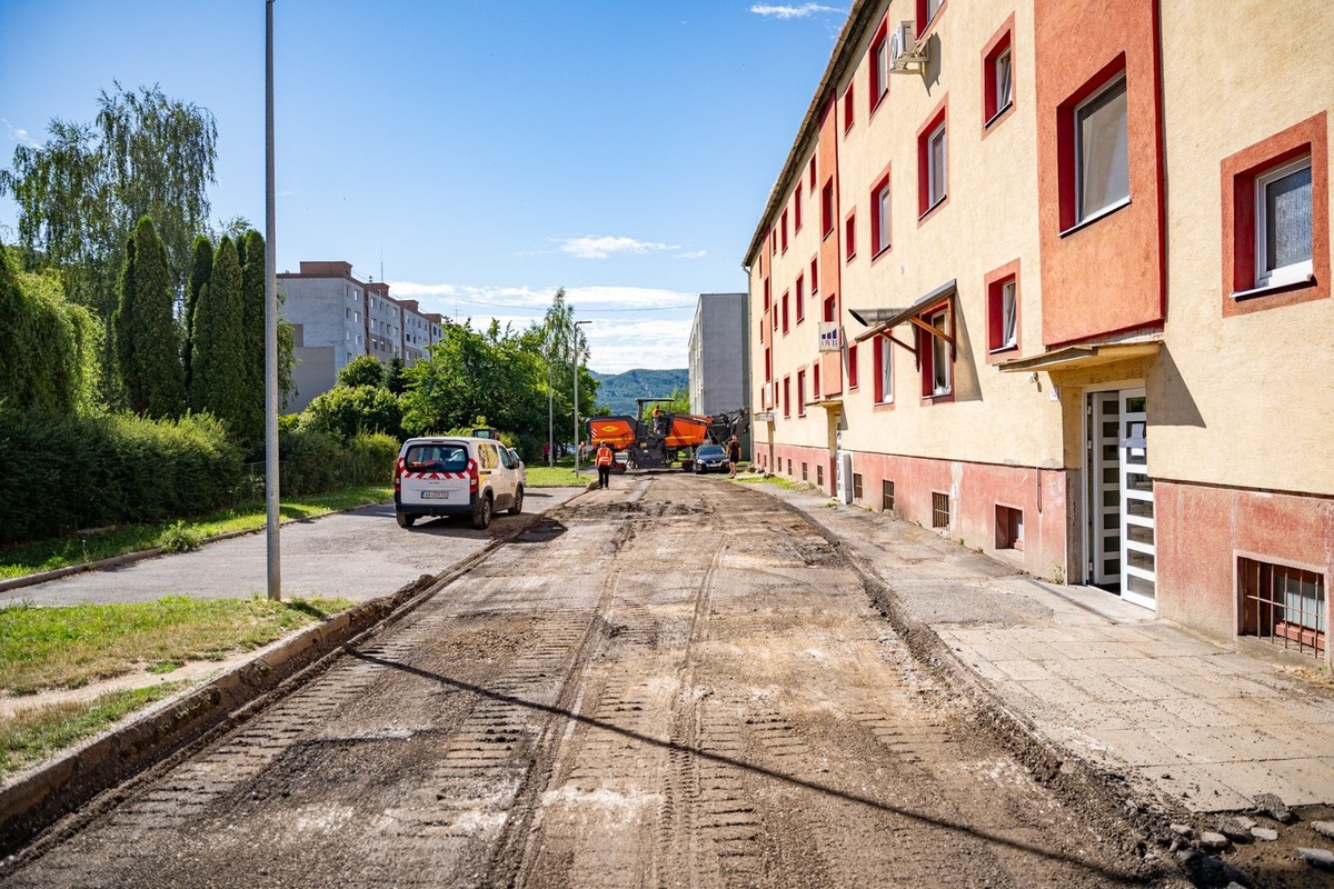 FOTO: Oprava parkoviska a cesty v Žiari nad Hronom, foto 9