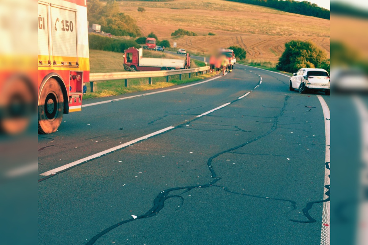 FOTO: FOTO: V Dobrej Nive pri Zvolene sa zrazili štyri autá, foto 2