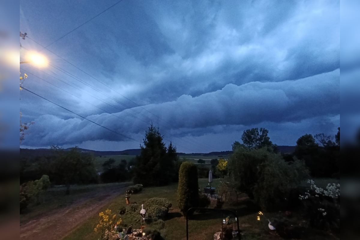 FOTO: Mraky ako z hororu. Banská Štiavnica zažila temné divadlo, foto 6