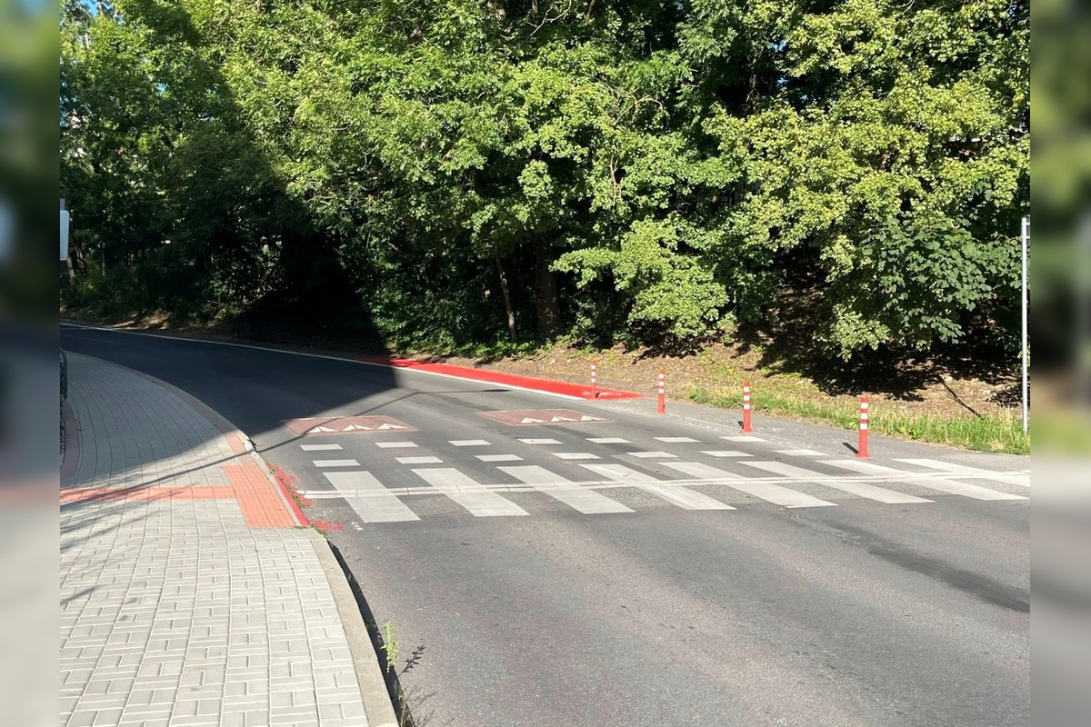 FOTO: Spomaľovač za priechodom pre chodcov v Banskej Bystrici, foto 2