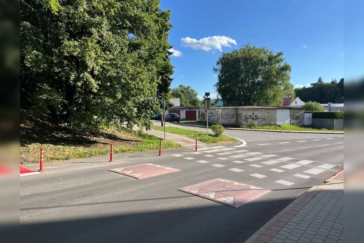 FOTO: Spomaľovač za priechodom pre chodcov v Banskej Bystrici, foto 3