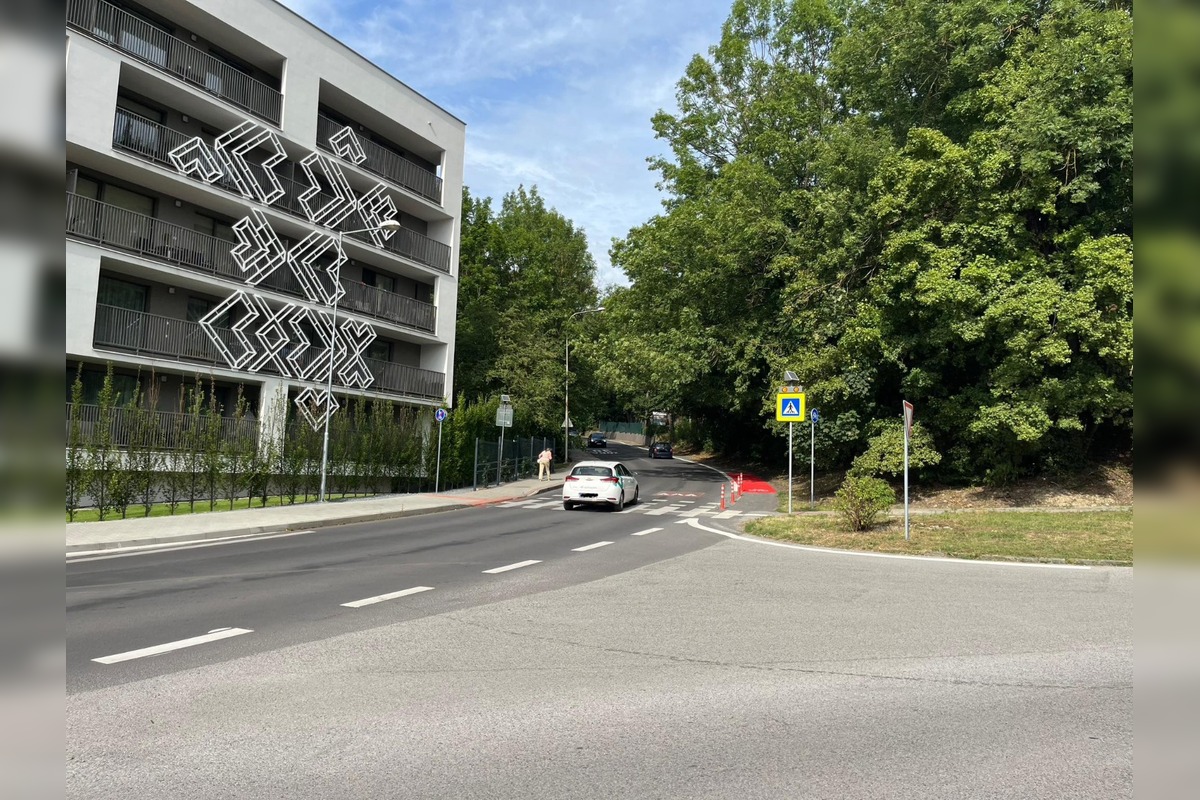 FOTO: Spomaľovač za priechodom pre chodcov v Banskej Bystrici, foto 5