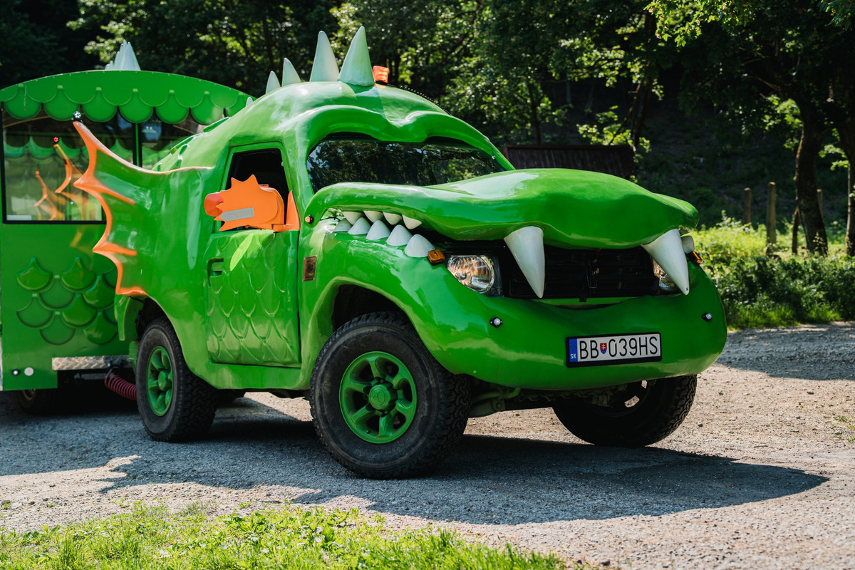 FOTO: Na Horehroní začína jazdiť drakovláčik, niektorí sa tešia, iní kritizujú, foto 1