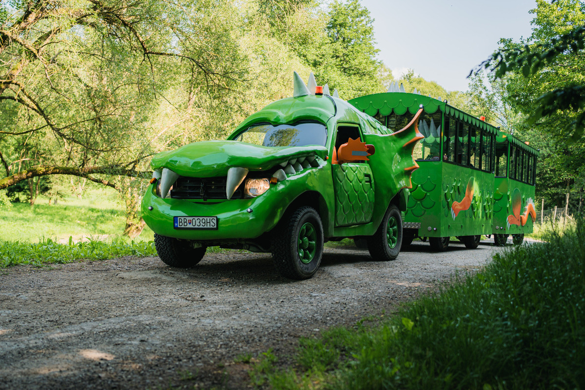 FOTO: Na Horehroní začína jazdiť drakovláčik, niektorí sa tešia, iní kritizujú, foto 6