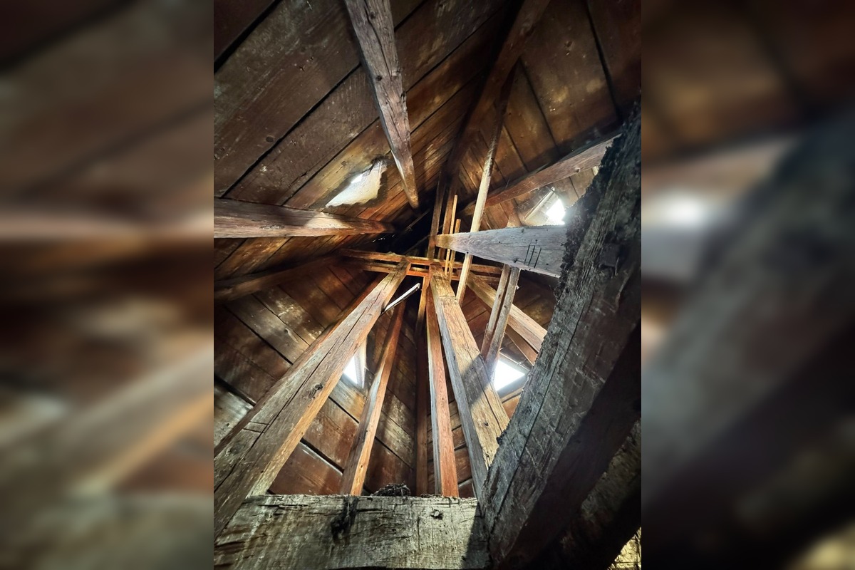 FOTO: Sásovská zvonica sa rozpadá, foto 1