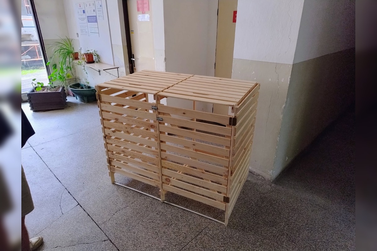 FOTO: Z tajchu zmizli smetné koše aj lavičky, foto 1