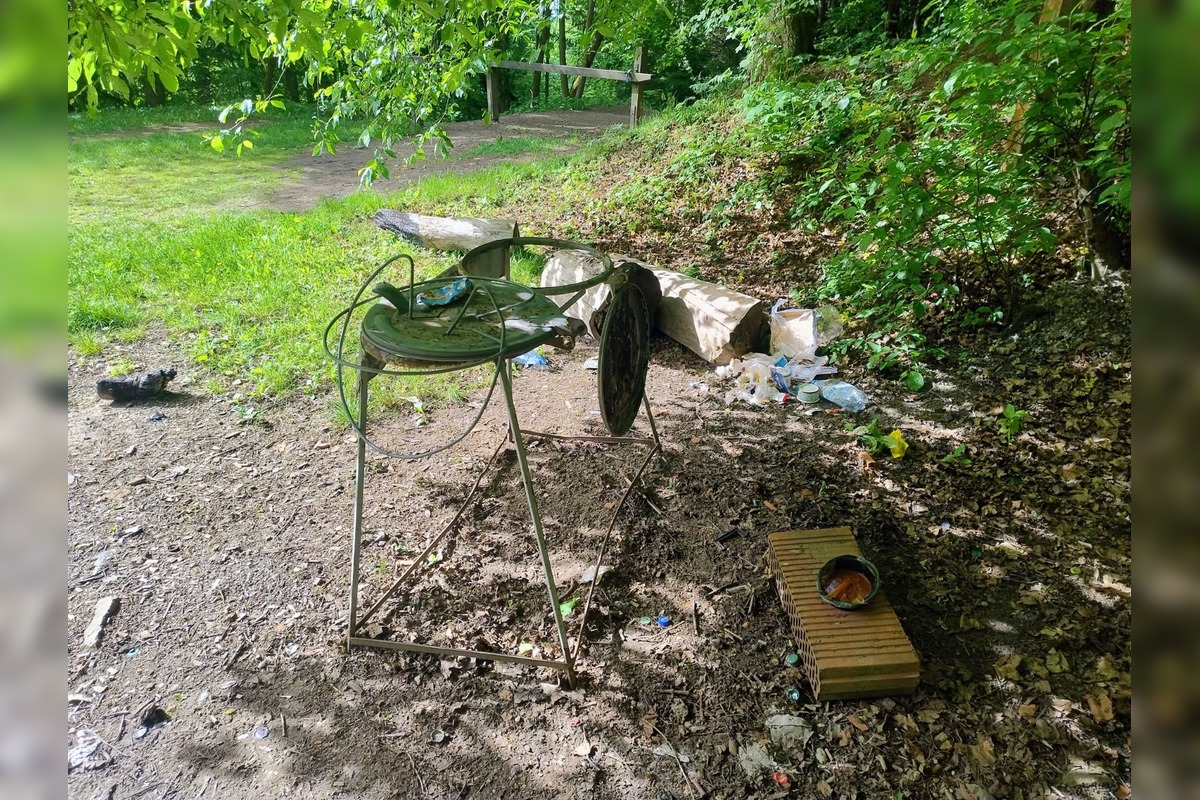 FOTO: Z tajchu zmizli smetné koše aj lavičky, foto 2