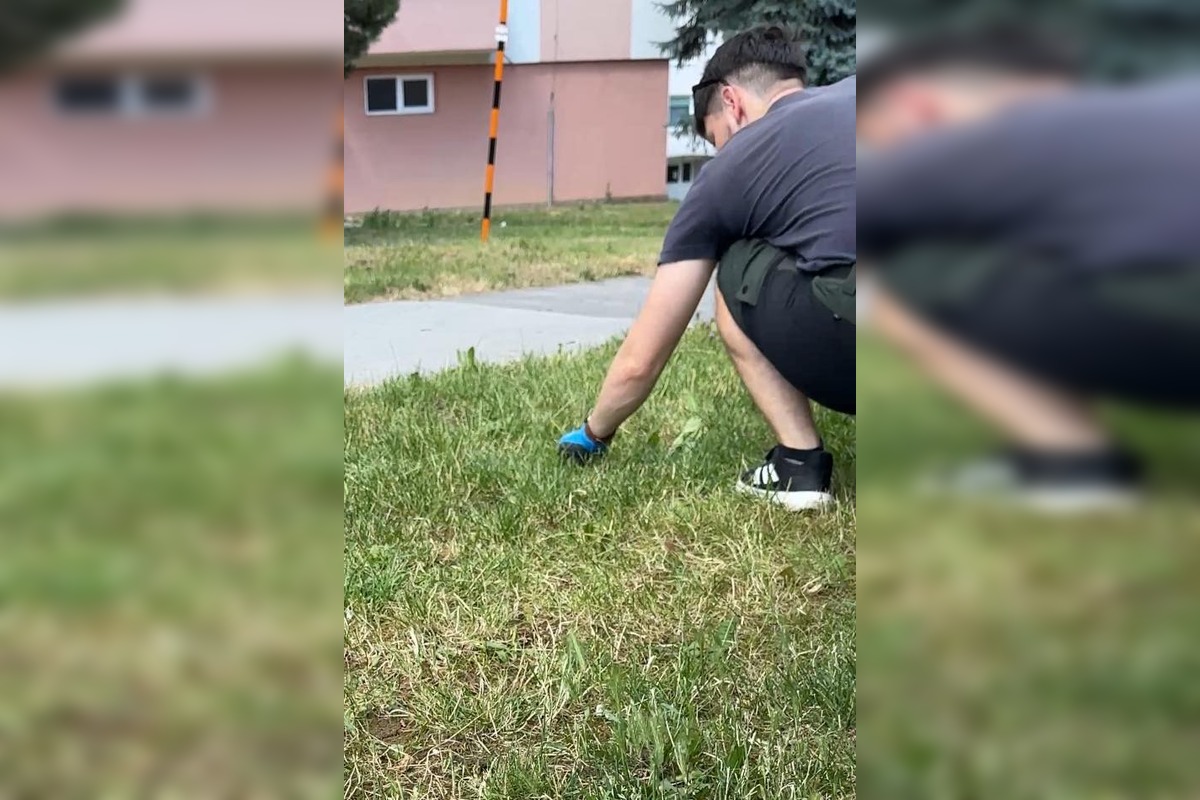 FOTO: Dobrovoľníci čistili Sekier, foto 5