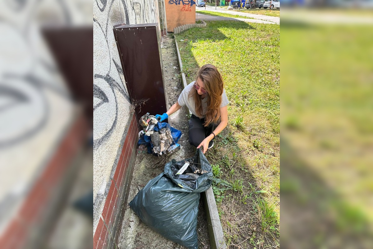 FOTO: Dobrovoľníci čistili Sekier, foto 11