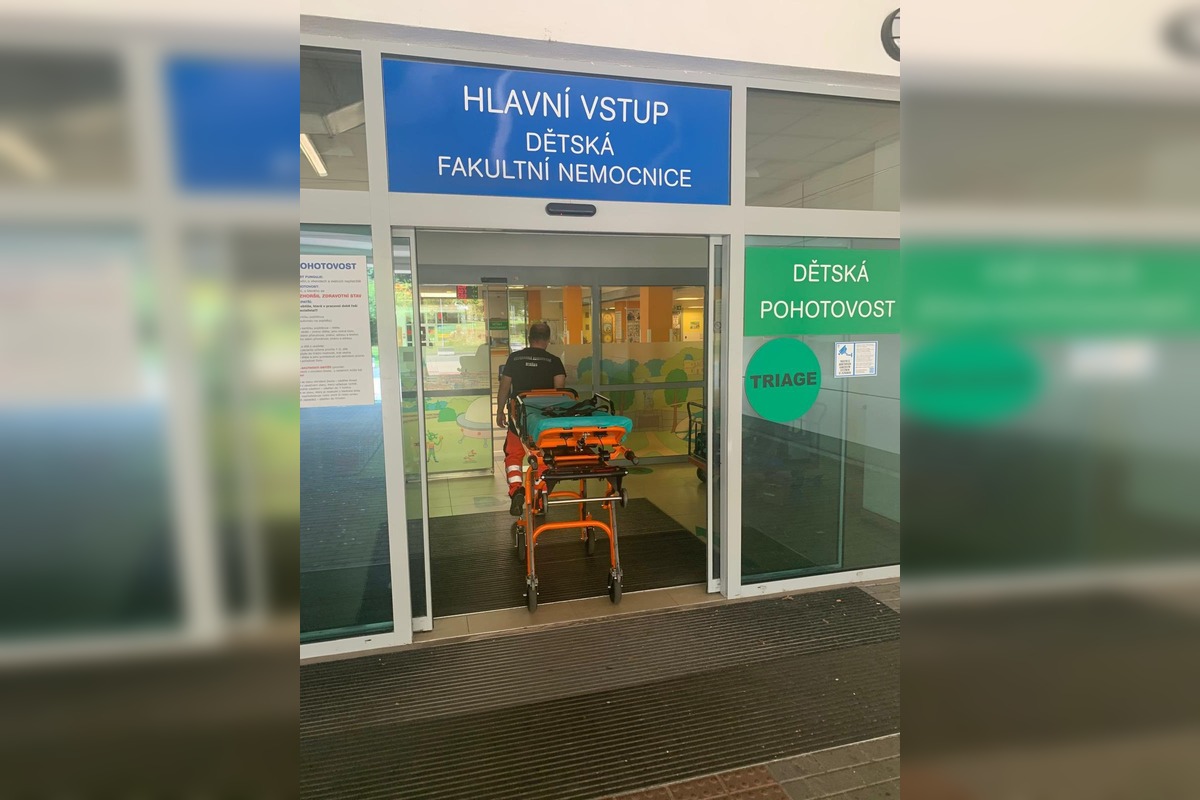 FOTO: Prevoz malej pacientky po náročnej liečbe, foto 1