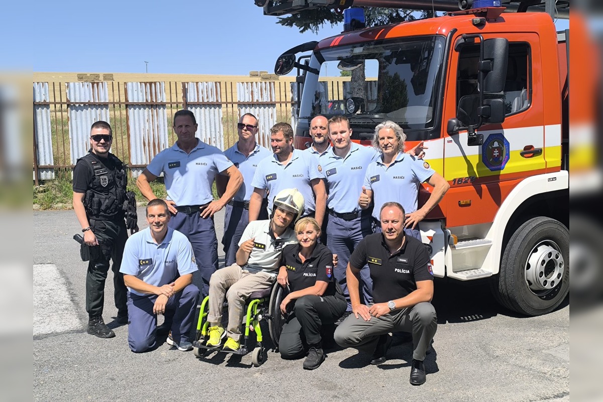 FOTO: Policajti a hasiči zo Zvolena splnili Máriovi sen byť policajtom, foto 6
