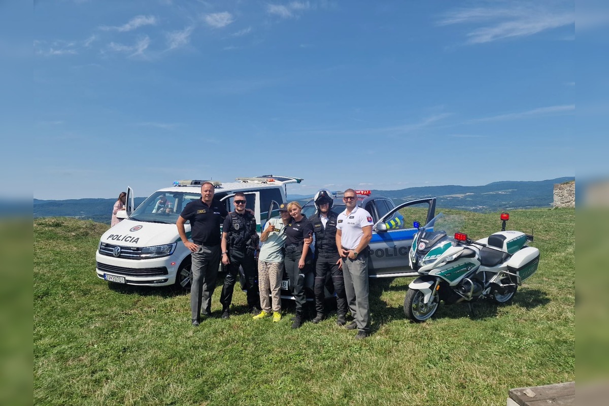 FOTO: Policajti a hasiči zo Zvolena splnili Máriovi sen byť policajtom, foto 10