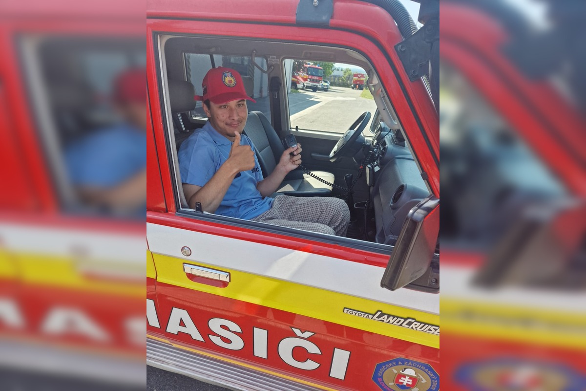 FOTO: Policajti a hasiči zo Zvolena splnili Máriovi sen byť policajtom, foto 12