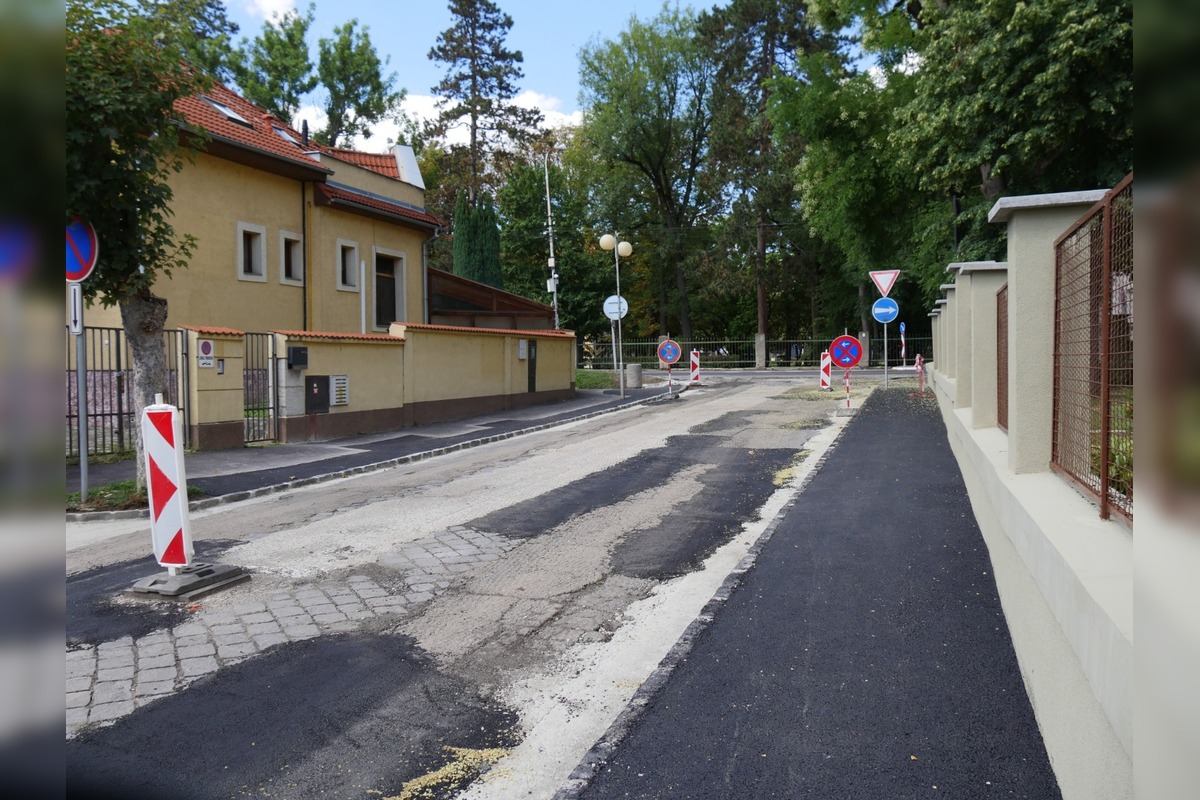 FOTO: Rozsiahle opravy ciest v Lučenci, foto 17