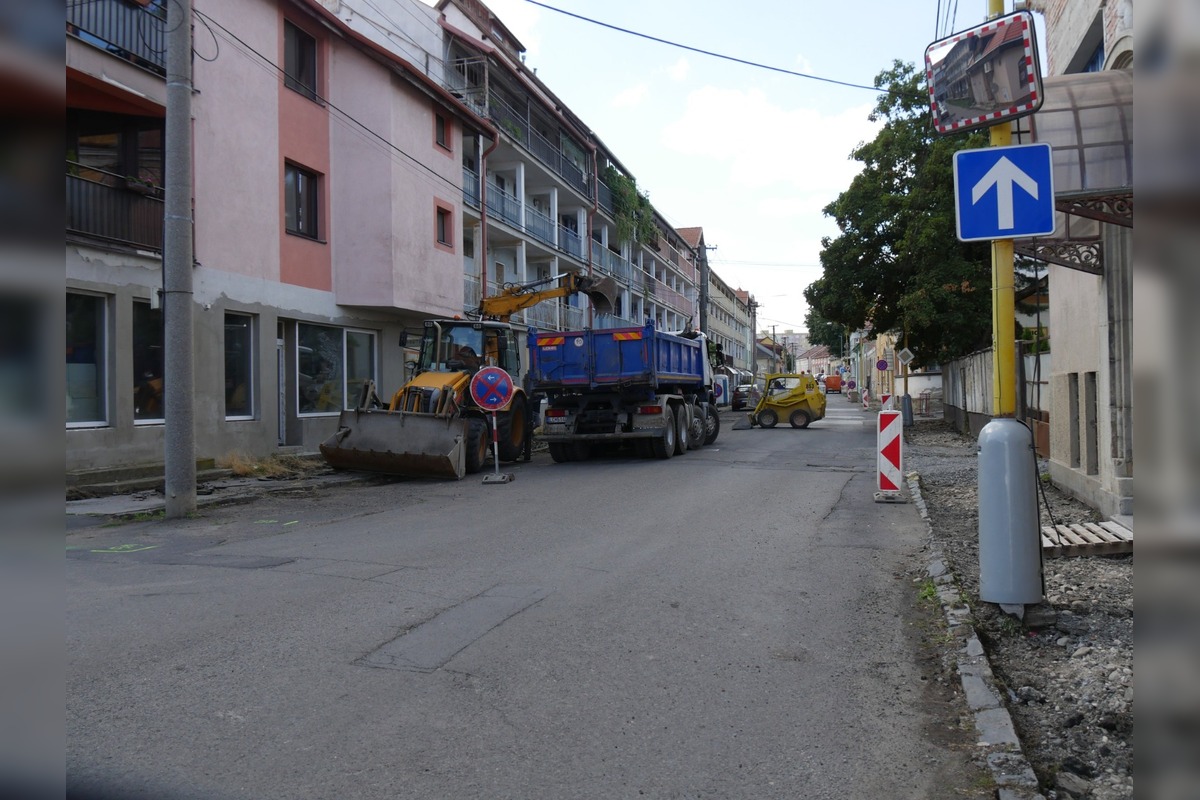 FOTO: Rozsiahle opravy ciest v Lučenci, foto 23
