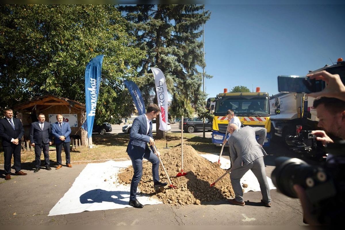 FOTO: Najväčšia investícia do ciest v okrese Krupina, foto 3