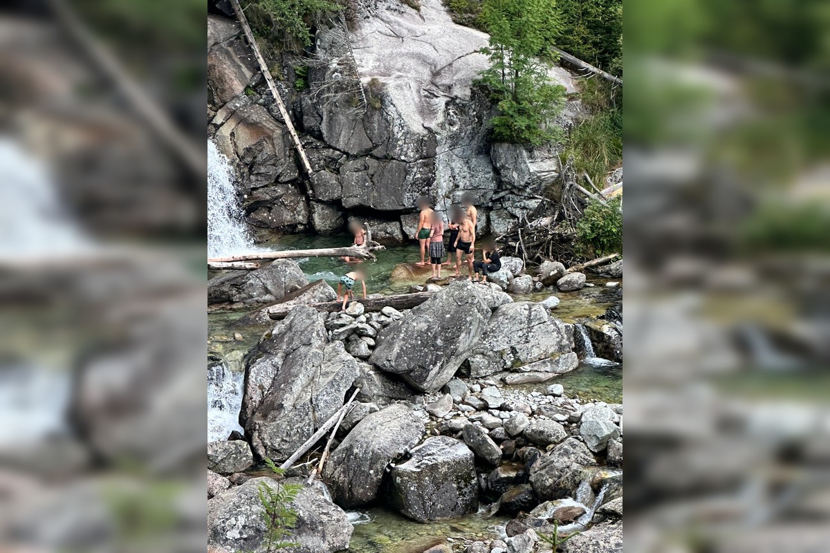 FOTO: Cudzinci sa kúpali v Tatrách. Opäť v tom istom potoku ako Tabáková, foto 6