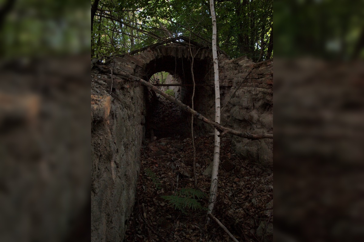 FOTO: Zabudnutý dymovod v Banskej Štiavnici, foto 1