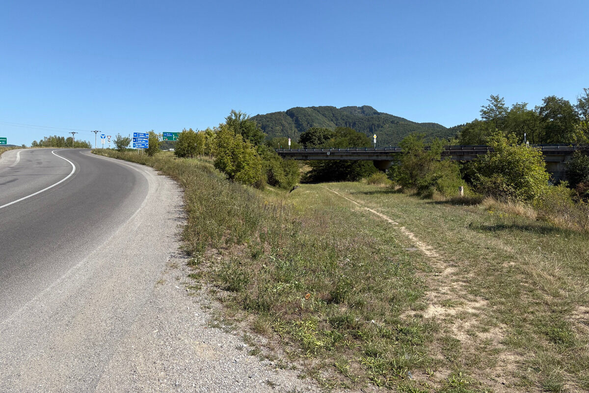 FOTO: Problematická križovatka pri Šášovskom Podhradí by mala byť prehľadnejšia, foto 3