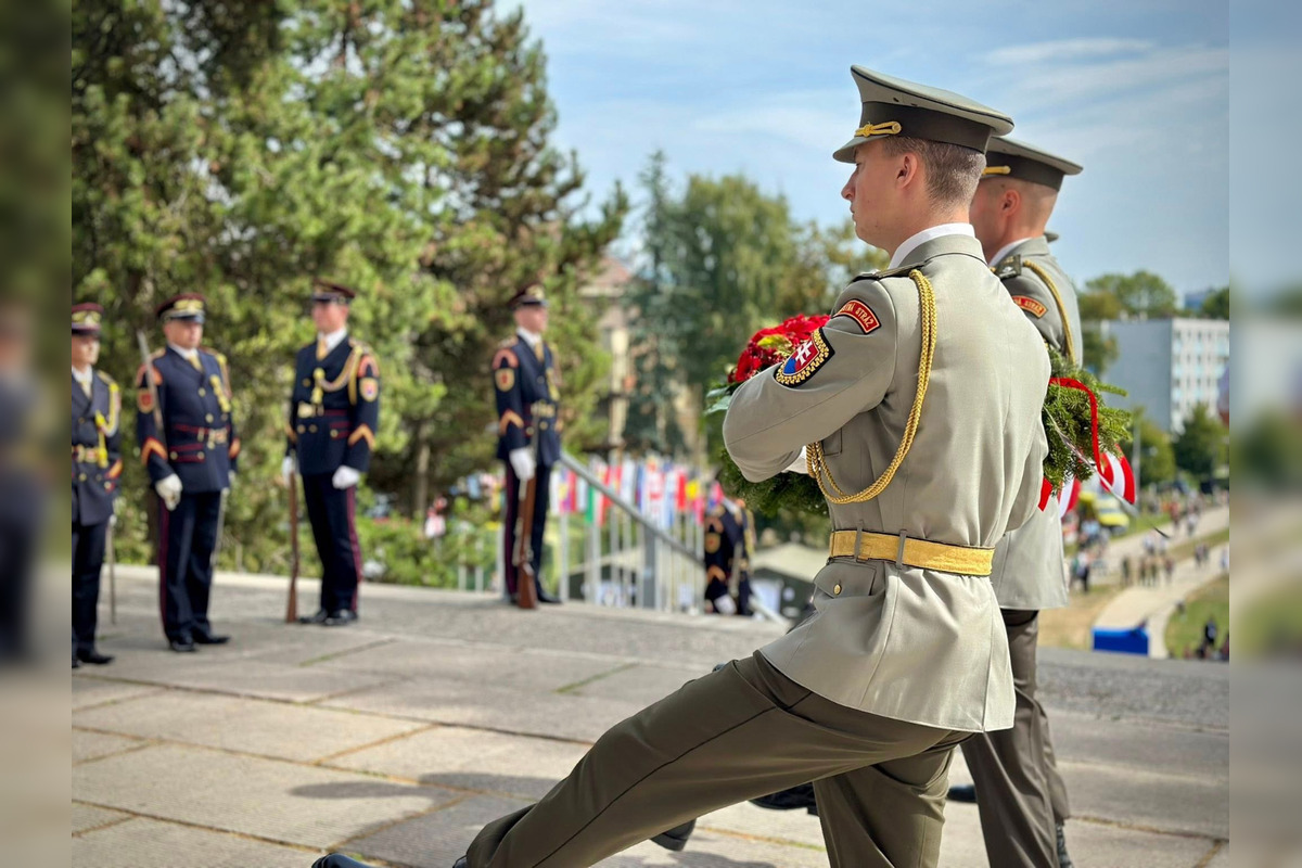 FOTO: Fotografie z oslavy 81. výročia SNP zachytávajú aj silné a dojímavé momenty, foto 14