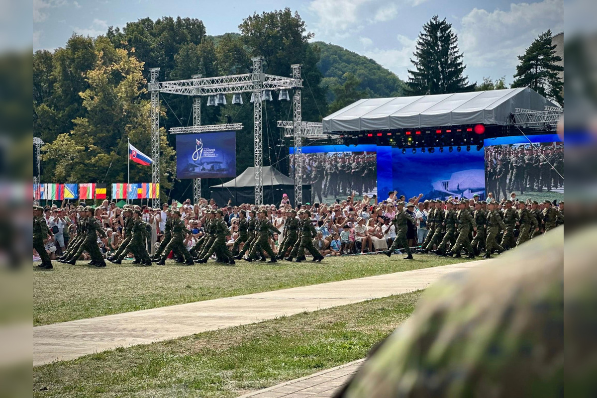 FOTO: Fotografie z oslavy 81. výročia SNP zachytávajú aj silné a dojímavé momenty, foto 30