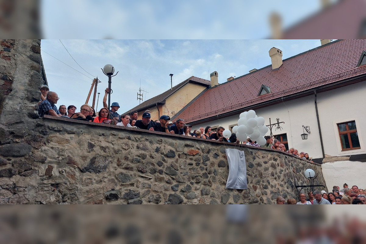 FOTO: Dano Heriban má v Kremnici svoj reliéf, odhalili ho hereckí kolegovia, foto 11